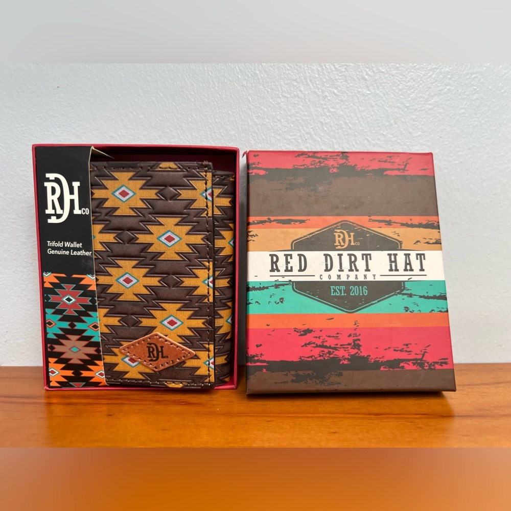 RED DIRT HAT CO NIB NWT Genuine Leather Trifold Southwest Aztec Logo Mens Wallet